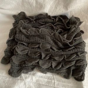 Great internaty loop knit scarf in charcoal gray